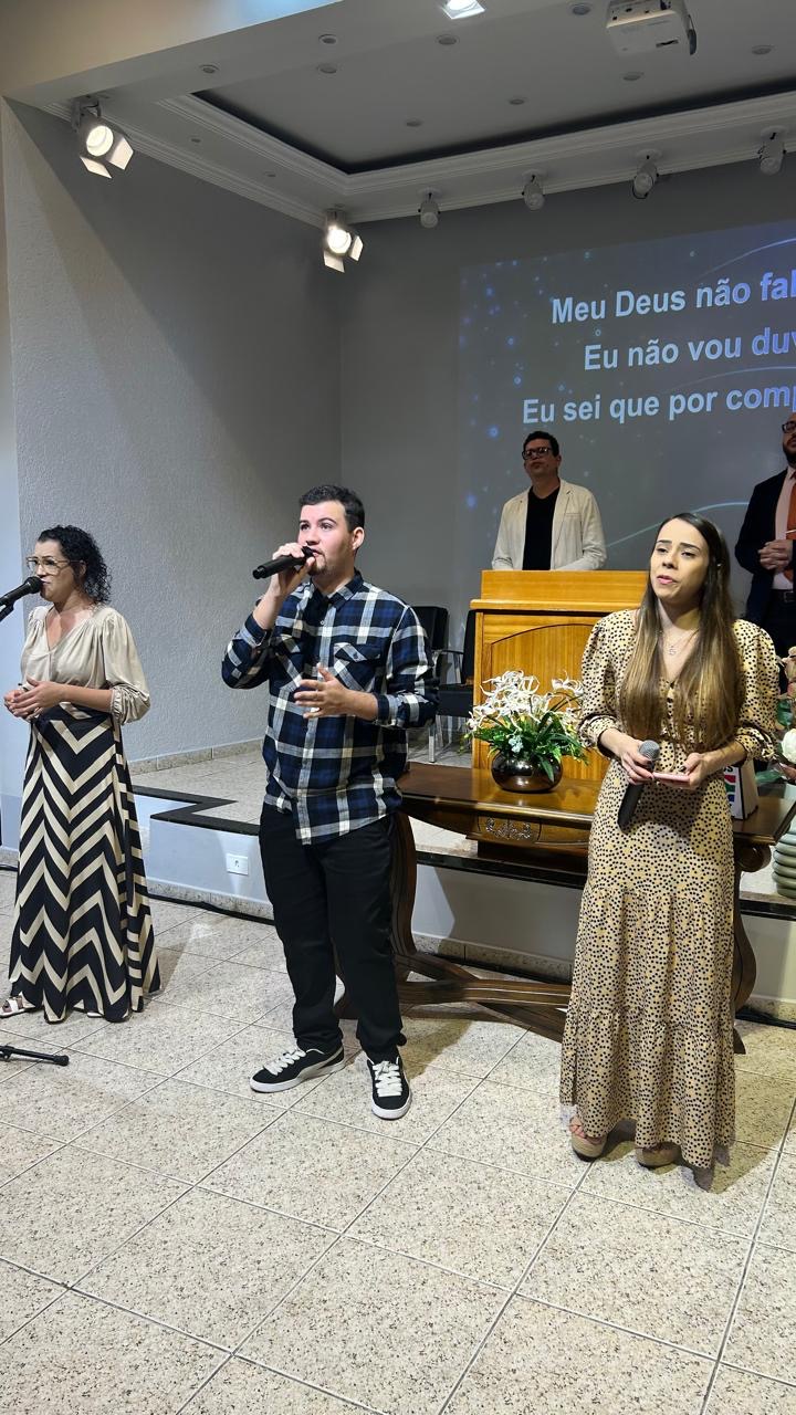 Louvor e adoração no culto
